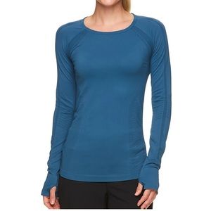 Gaiam Warrior Seamless Fitted Scoopneck Tee, SM